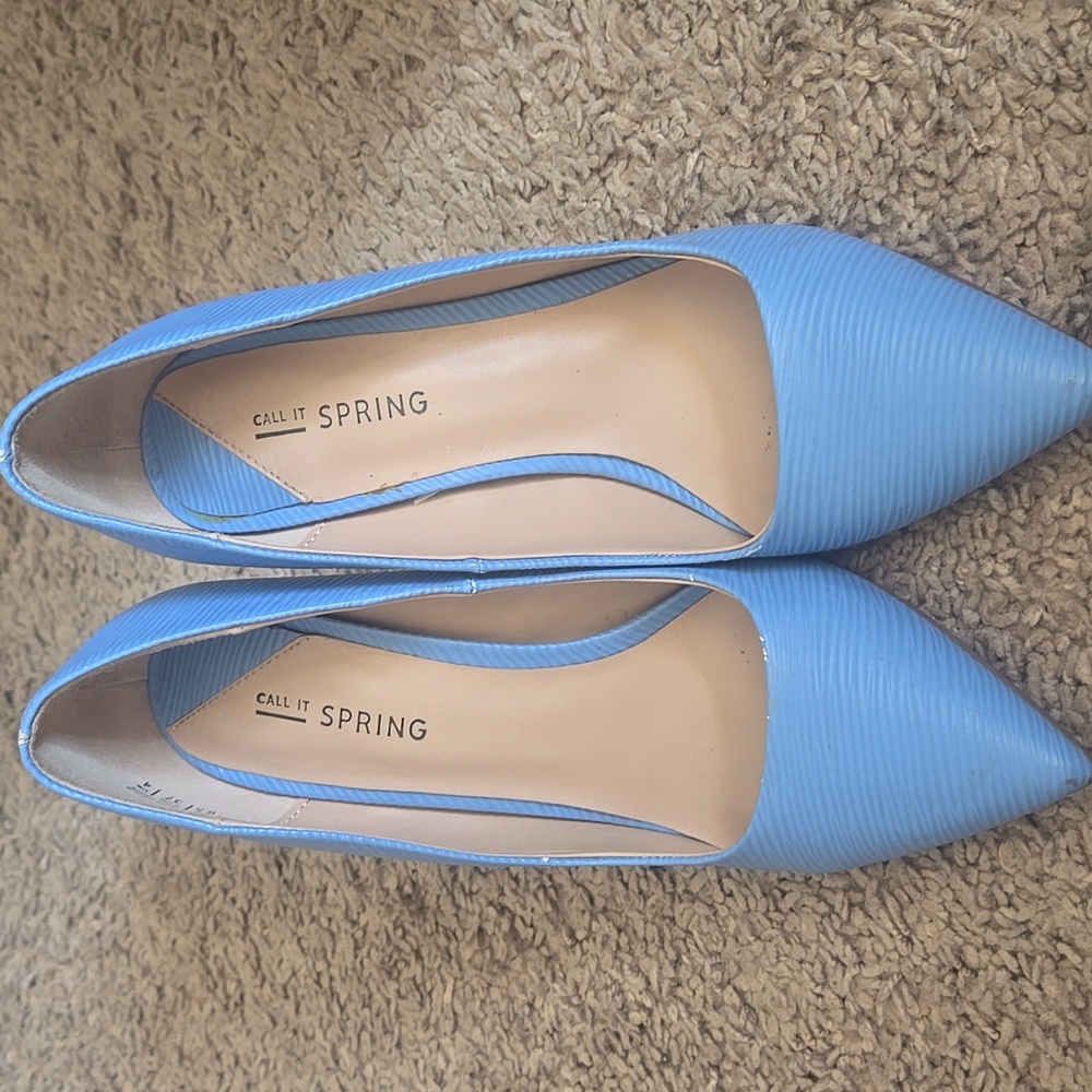 6.5W Baby Blue Pumps